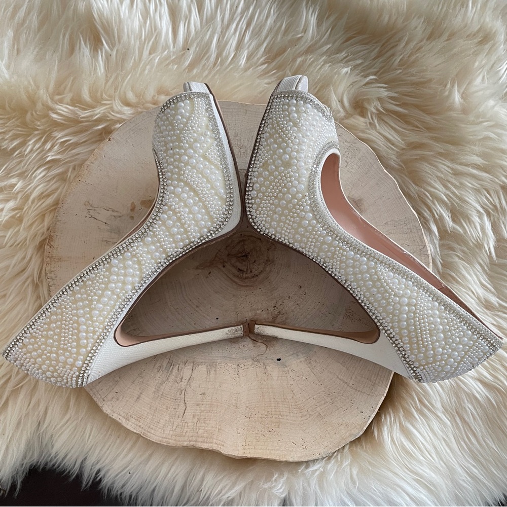 💥✨🌈 3/$25 DE BLOSSOM COLLECTION | Beaded Bridal Shoes Pumps Stilettos - Picture 3 of 5